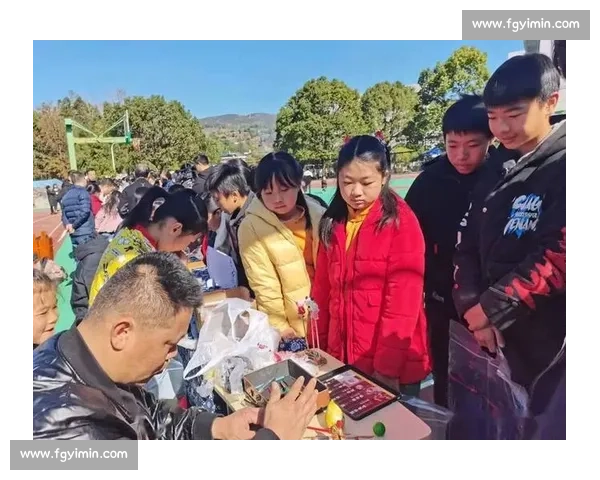 当跑鞋邂逅千年傩面：贵马赛道上演非遗时尚秀