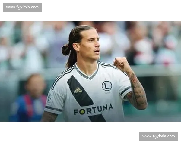 欧青赛金靴引爆转会市场!德国新星身价半年暴涨 5000 万欧元 欧青赛金靴引爆转会市场!德国新星身价半年暴涨 5000 万欧元