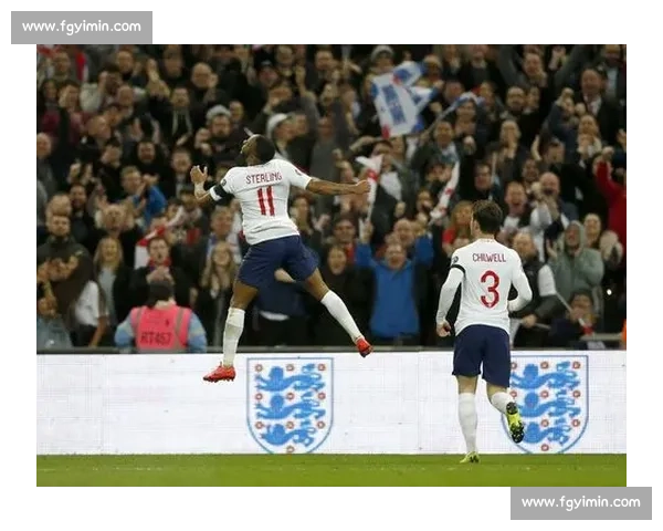 伦敦街头的冠军舞步！凯莉激情热舞点燃英格兰女足卫冕狂欢